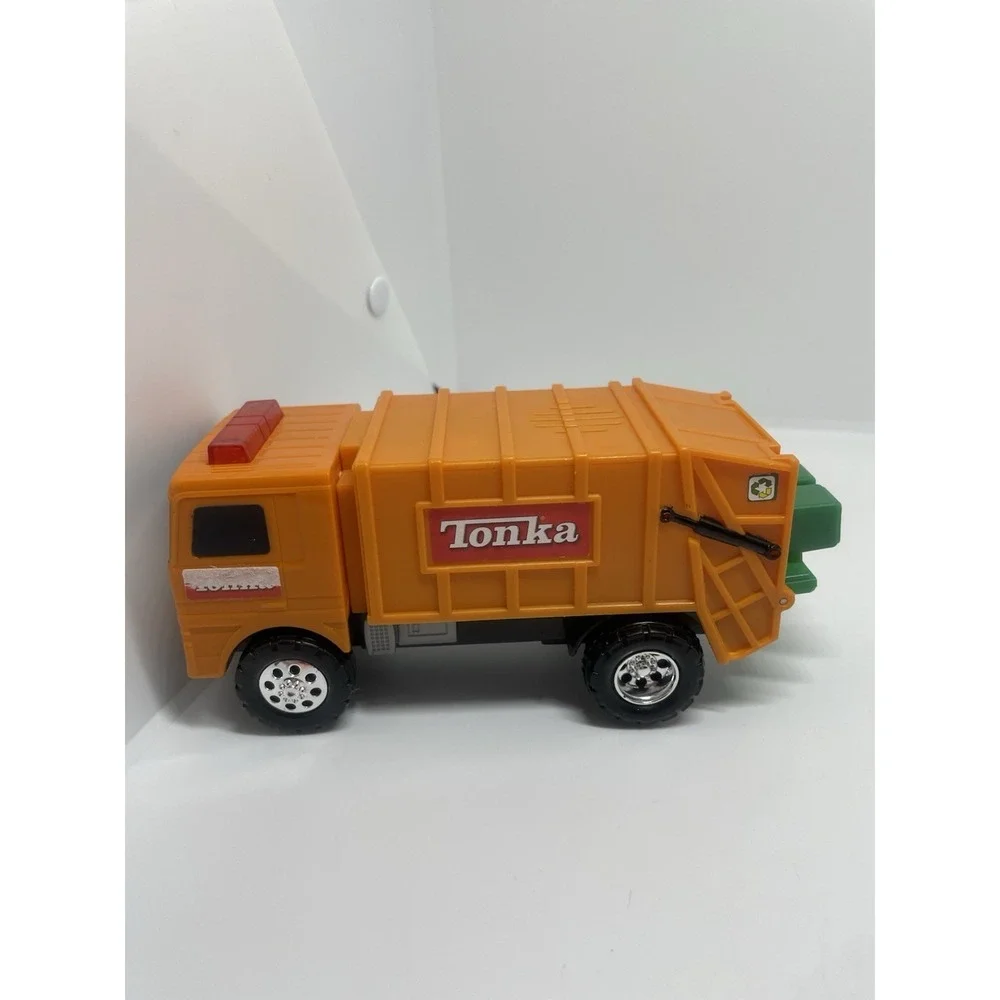Tonka (USA) Lights &‎ Sound Rear Load Garbage (Waste/Trash/Refuse) Truck